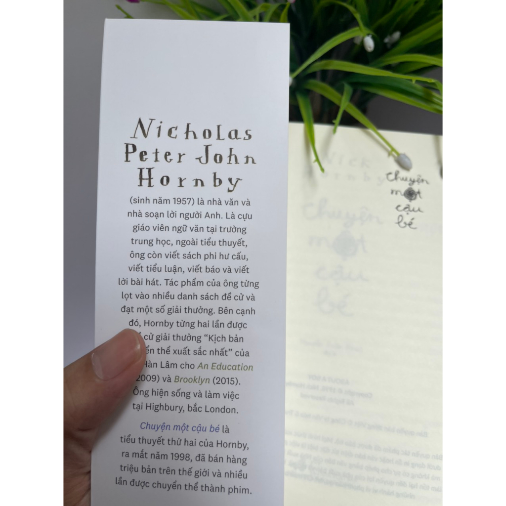 Sách - CHUYỆN MỘT CẬU BÉ - Nick Hornby - Dịch giả: Nguyễn Tuấn Phúc - Nhã NamCHUYỆN MỘT CẬU BÉ - Nick Hornby - Dịch giả