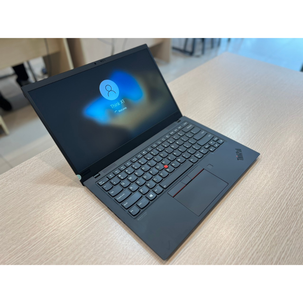 Máy tính Lenovo Thinkpad X1 Carbon Gen 8
