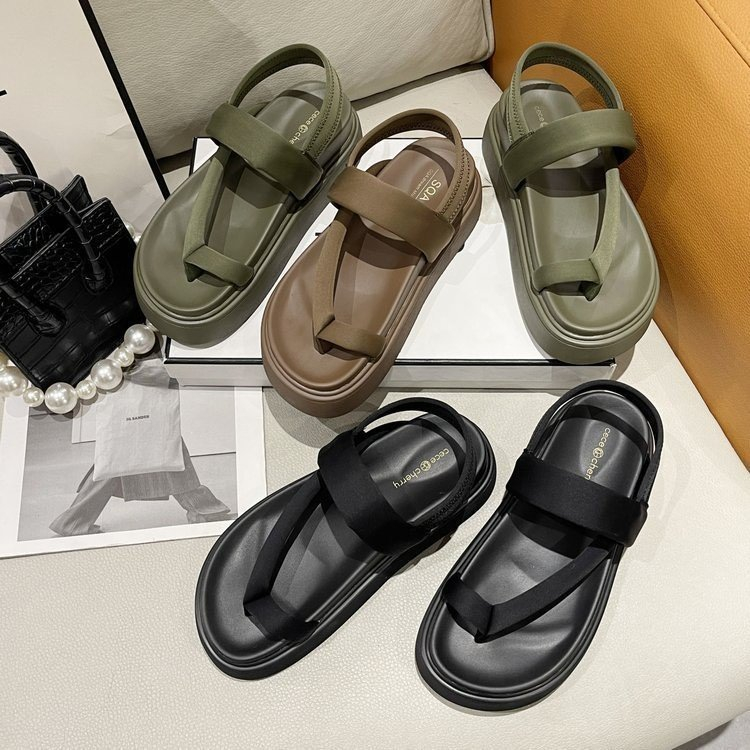 Dép xỏ ngón hottrend 2023