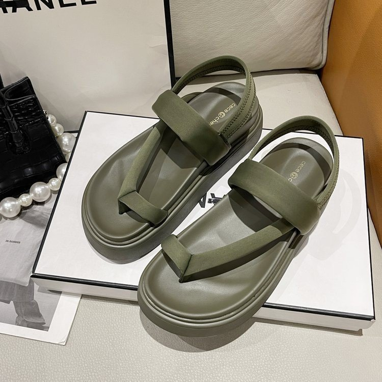 Dép xỏ ngón hottrend 2023