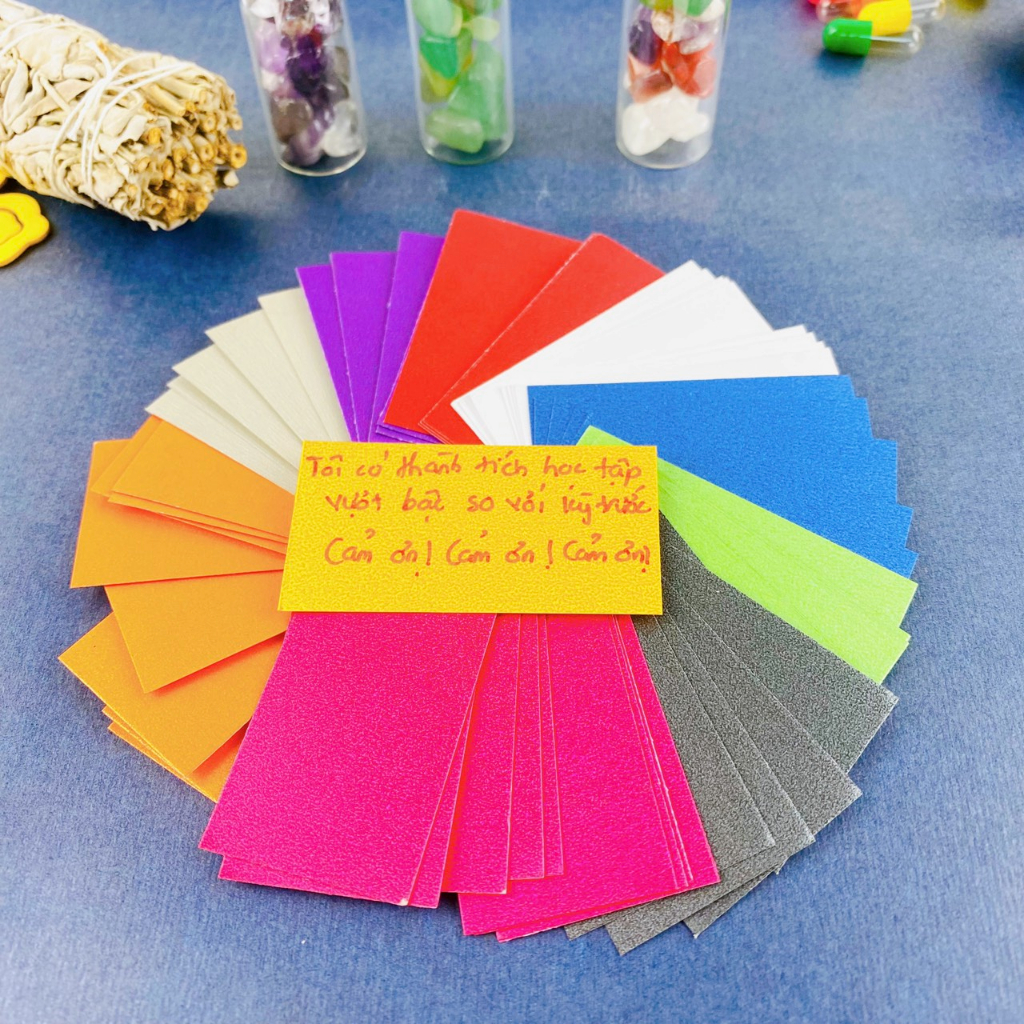 Giấy màu ma thuật   - thực hành Luật Hấp Dẫn