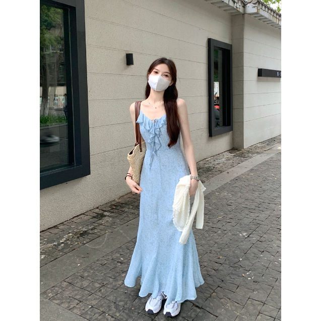 Váy Đuôi Cá Hai Dây Dáng Dài In Hoa Xanh Dương Đi Biển