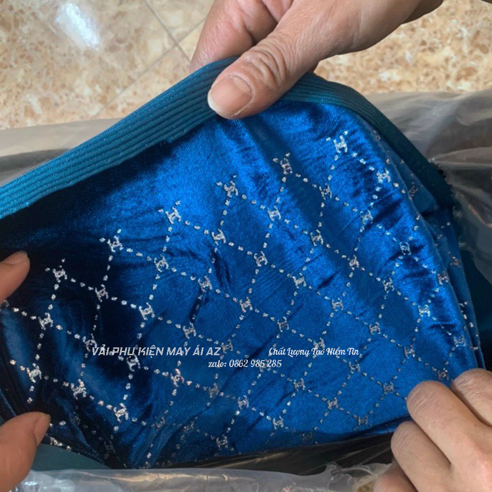 Vải Nhung Đính Đá Caro