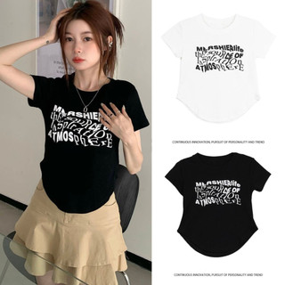 Áo babytee cổ tròn vạt bầu họa tiết chữ nghiêng - Áo thun basic đen trắng