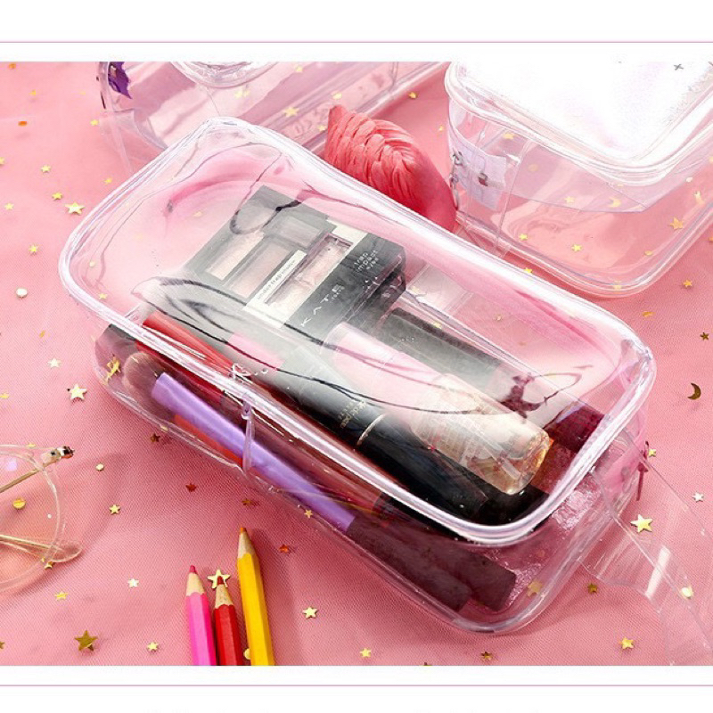 Bóp viết nước trong gấu dâu.