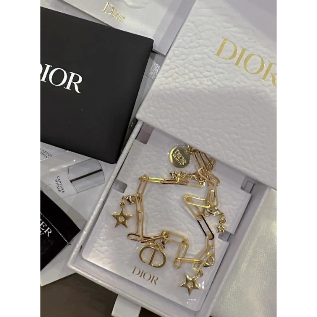Lắc tay Gift Dior new 2023