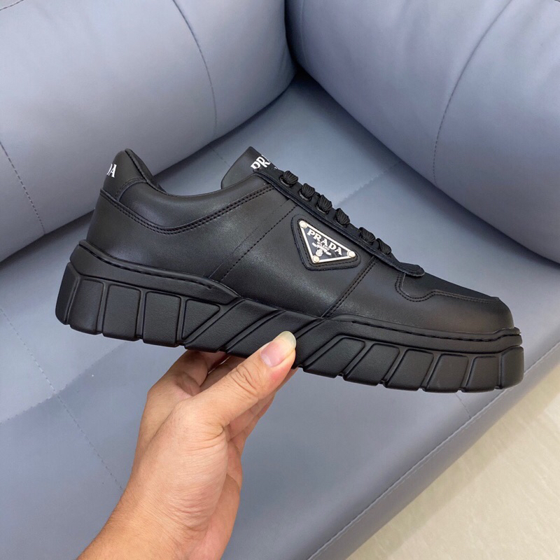 Giày thể thao nam logo Prada màu đen trắng phong cách sneaker đế cao