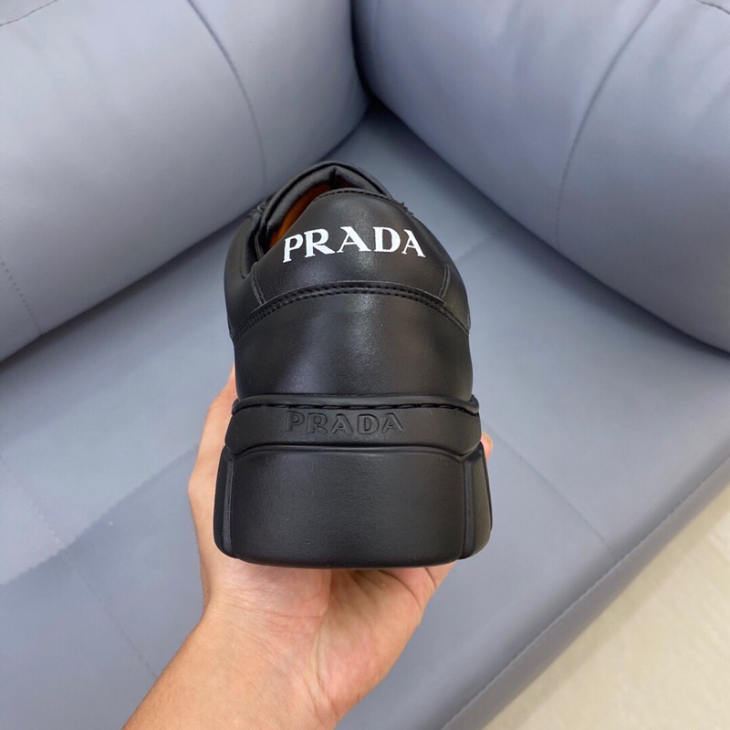 Giày thể thao nam logo Prada màu đen trắng phong cách sneaker đế cao