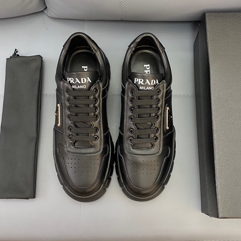 Giày thể thao nam logo Prada màu đen trắng phong cách sneaker đế cao