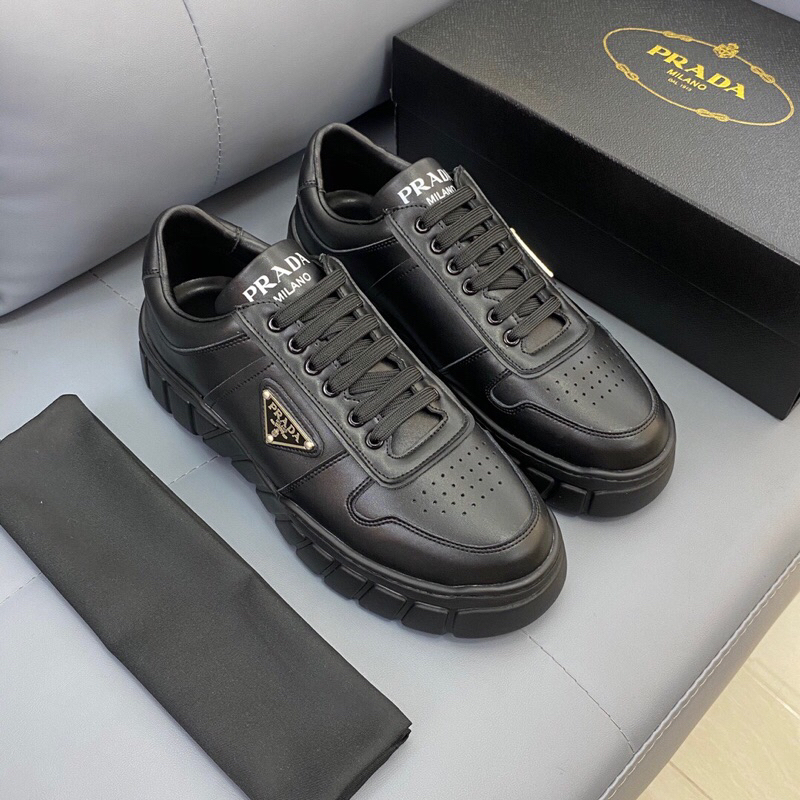 Giày thể thao nam logo Prada màu đen trắng phong cách sneaker đế cao