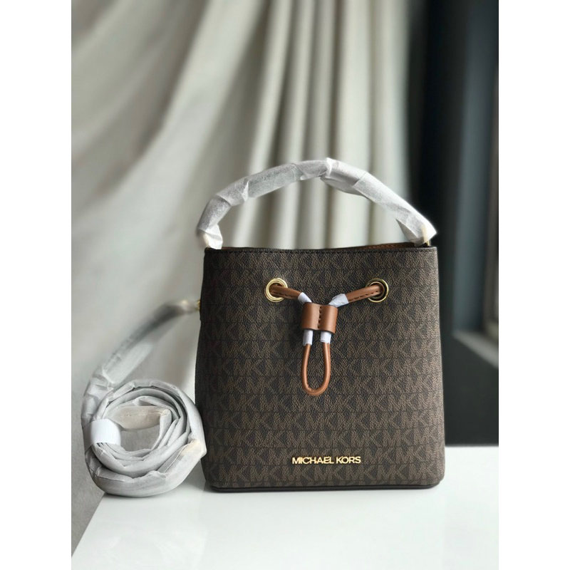 Túi micheal kors chính hãng (2 màu : nâu logo, trắng logo)