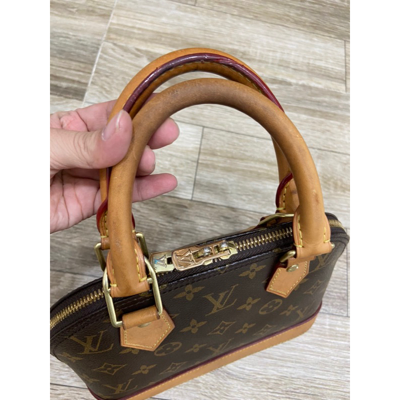 Túi si hiệu LV hến