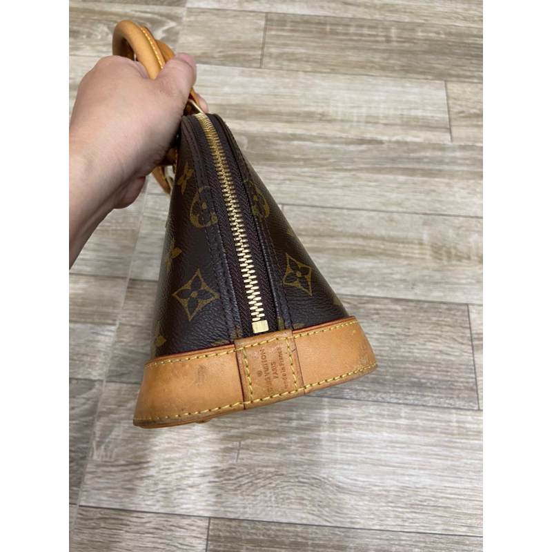 Túi si hiệu LV hến