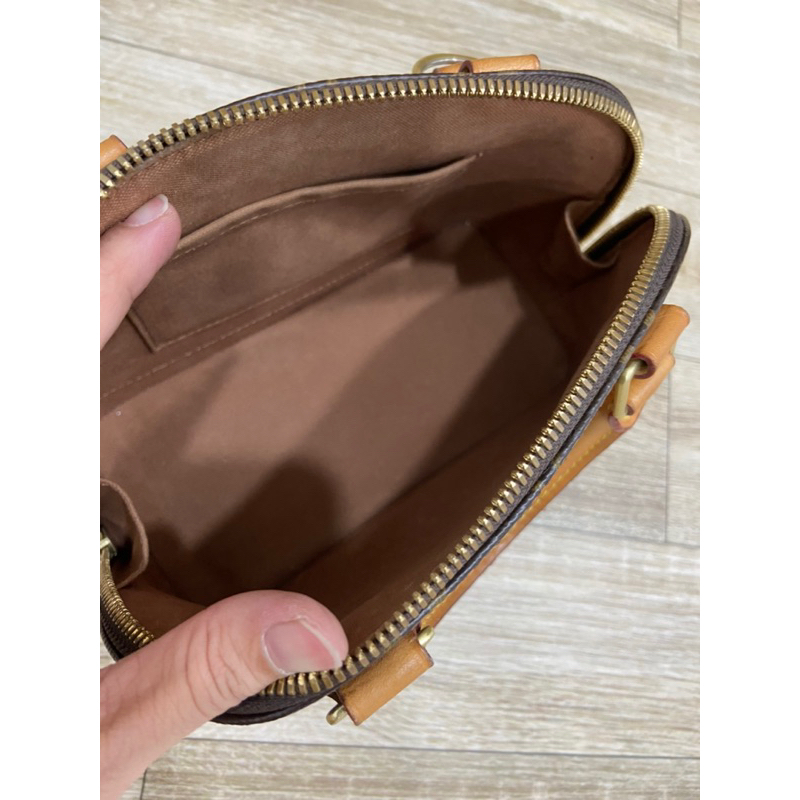 Túi si hiệu LV hến