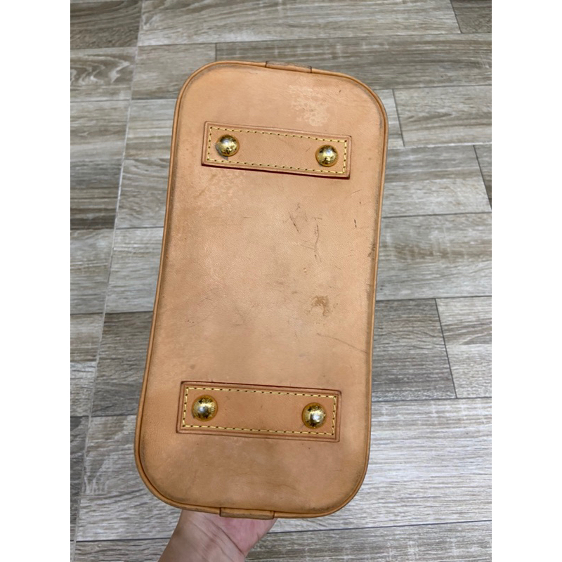 Túi si hiệu LV hến