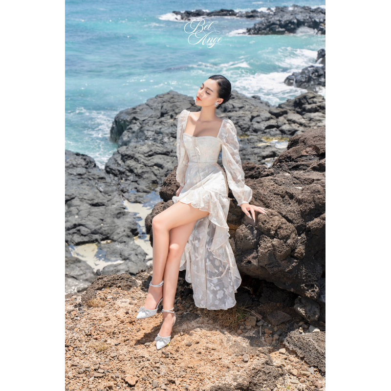 Bel Ange - Đầm đuôi cá tay dài vải voan thêu hoa cho mùa hè Mirabel Floral Dress