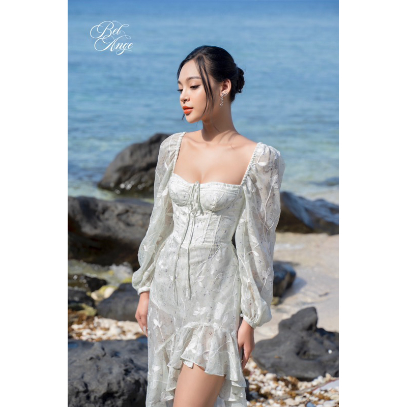Bel Ange - Đầm đuôi cá tay dài vải voan thêu hoa cho mùa hè Mirabel Floral Dress