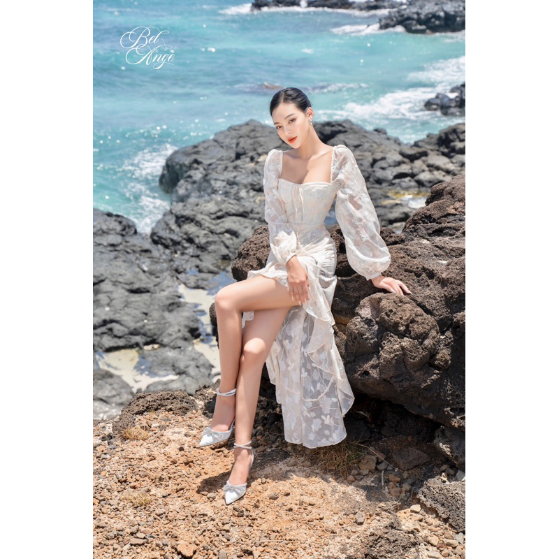 Bel Ange - Đầm đuôi cá tay dài vải voan thêu hoa cho mùa hè Mirabel Floral Dress