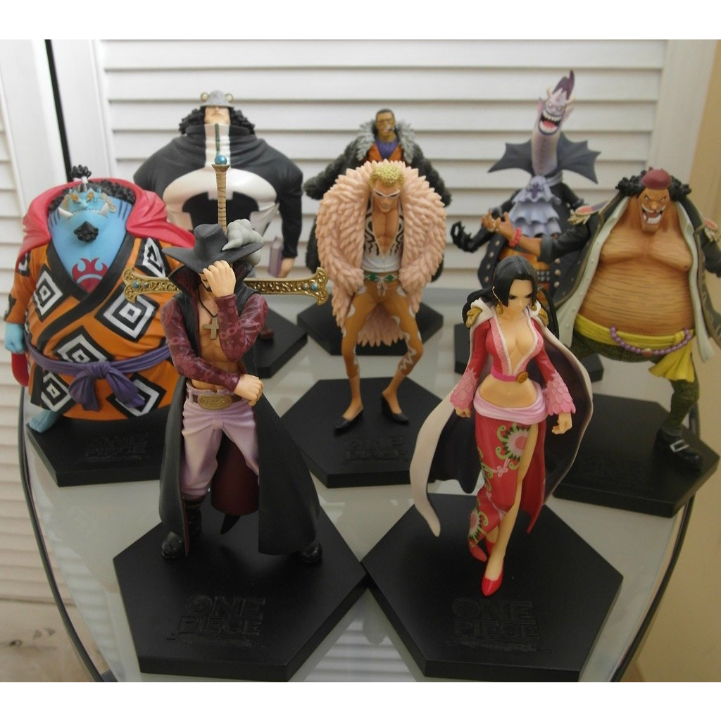 Mô hình One Piece chính hãng - Dracule Mihawk - DX Ouka Shichibukai Vol. 3