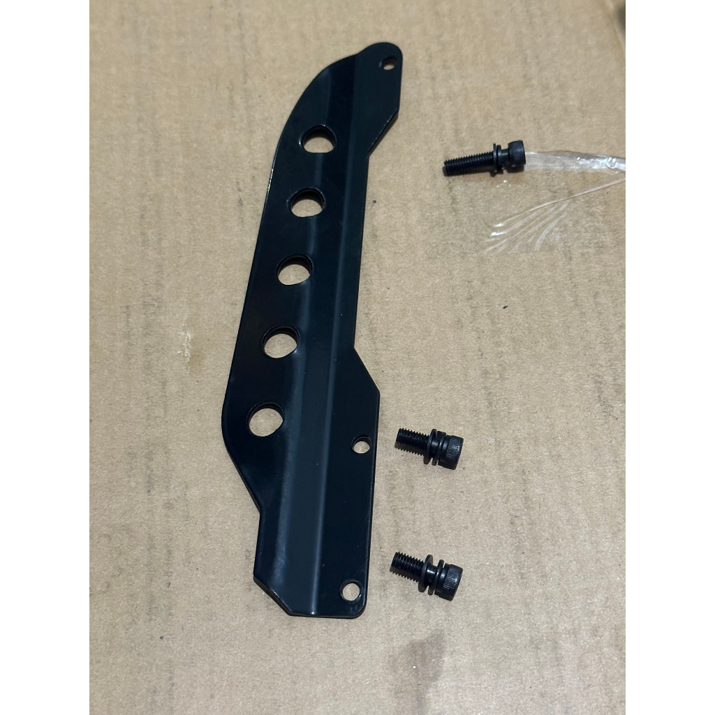 MIỀNG PASS SẮT 5 LỖ GẮN DÂY ĐEO MÁY CẮT CỎ CẦN XOAY . ( 411 VÀ 328)
