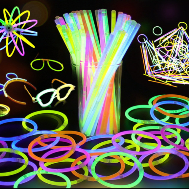 Thanh Huỳnh Quang Phát Sáng Nhiều Màu Sắc Cho Bé.