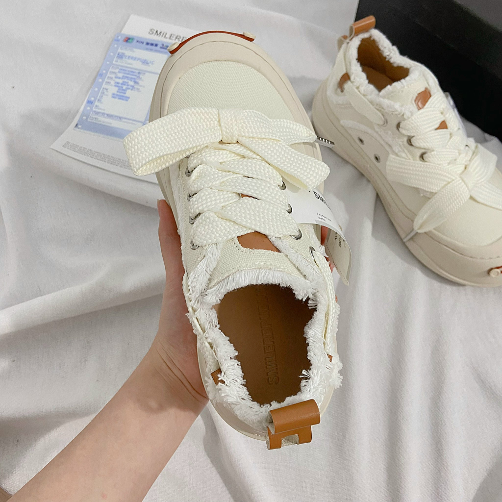Smilerepublic 2022 Giày Vải Canvas Đế Dày Hở Ngón Hình Mặt Cười Phong Cách Ngôi Sao Siêu Dễ Phối Đồ Và Bền Màu Trắng