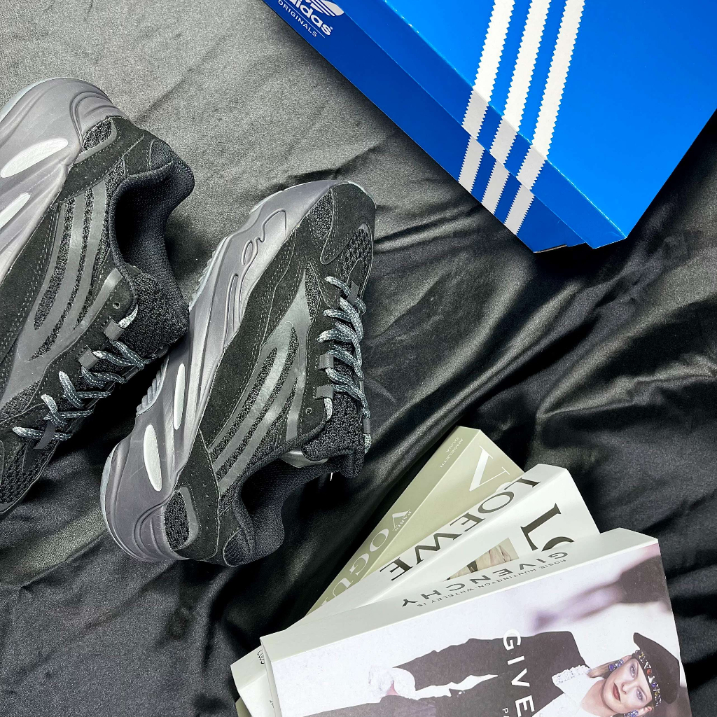 Giày Thể Thao Yz700 STT Đen Phản Quang Full Box Hàng Cao Cấp. Nghĩa Đăng Sneaker