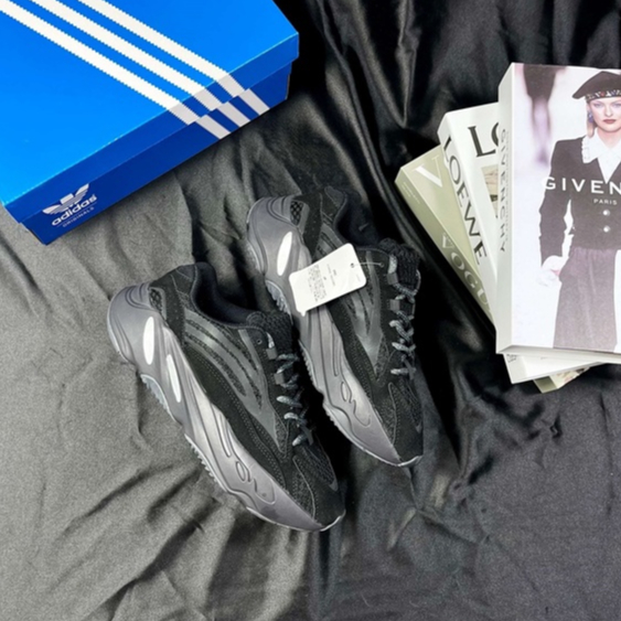Giày Thể Thao Yz700 STT Đen Phản Quang Full Box Hàng Cao Cấp. Nghĩa Đăng Sneaker