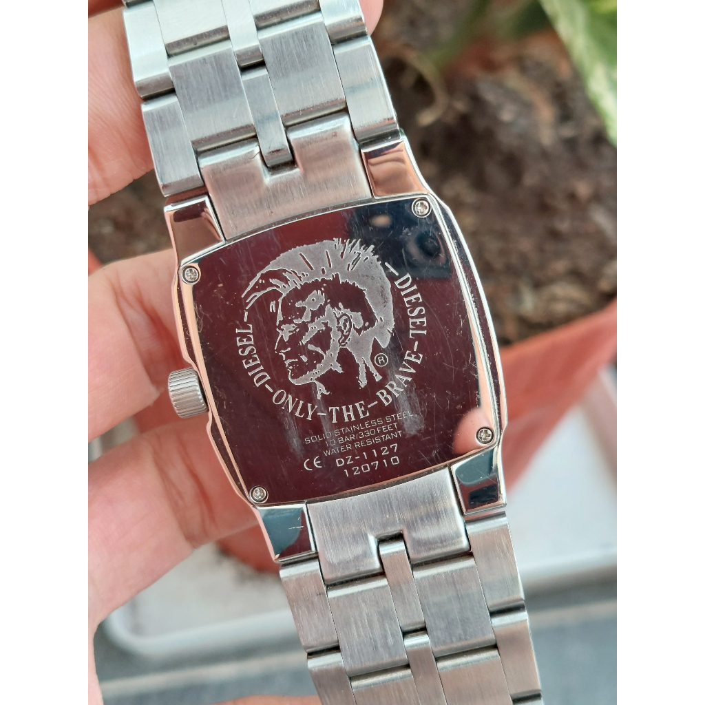 Đồng hồ nam Diesel mặt tank hàng Thụy Sĩ chạy pin