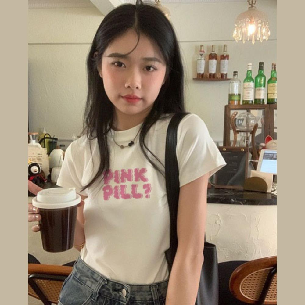 Áo thun Baby Tee hình chữ PINKPILL? - Thiết kế mới nhất cho mùa hè 2023, letastore