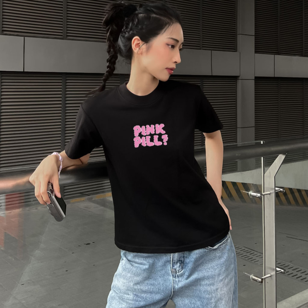 Áo thun Baby Tee hình chữ PINKPILL? - Thiết kế mới nhất cho mùa hè 2023, letastore