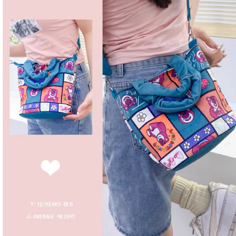 Túi đeo chéo canvas họa tiết gấu dâu tây phù hợp đi làm, đi chơi Mẫu mã mới lạ _ Ting Ting