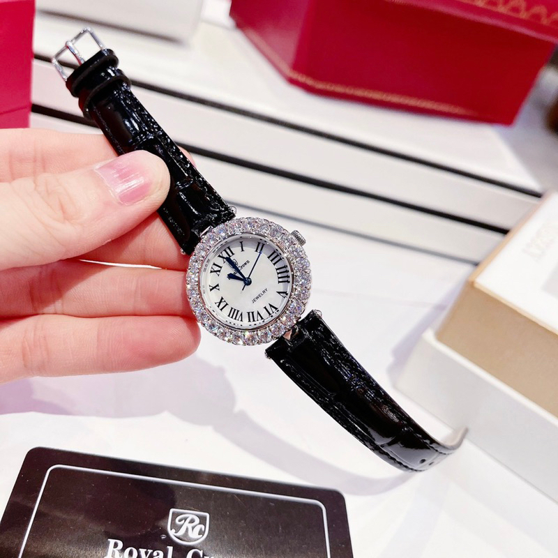Đồng hồ nữ Royal Crown 6305 mặt tròn đính đá dây da chính hãng