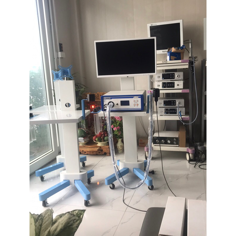 Xe đẩy tai mũi họng