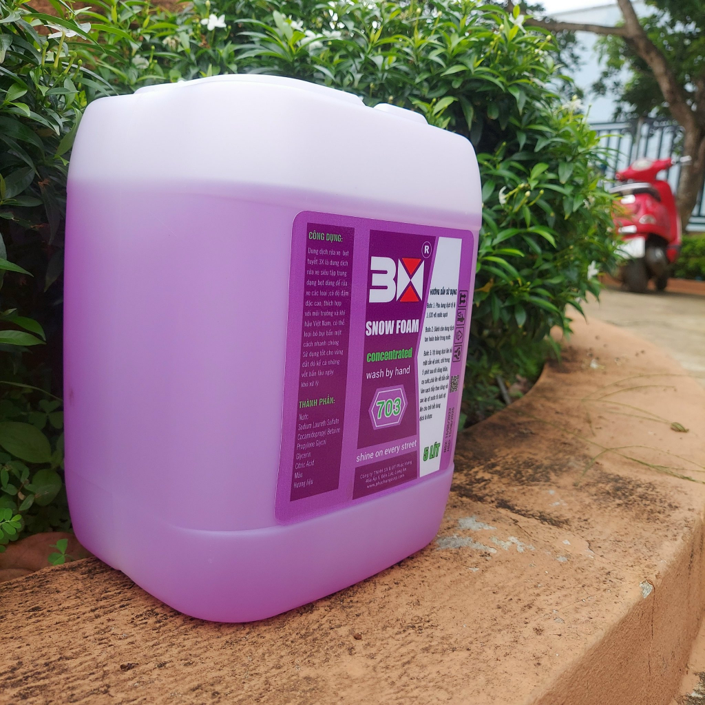 NƯỚC RỬA XE BỌT TUYẾT CHUYÊN DỤNG CHO Ô TÔ XE MÁY 3X 703 SIÊU TIẾT KIỆM