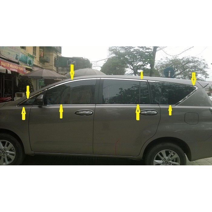 Nẹp chân kính và cong kính xe Innova 2017 2018 2019 2020 2023 hàng Inox cao cấp