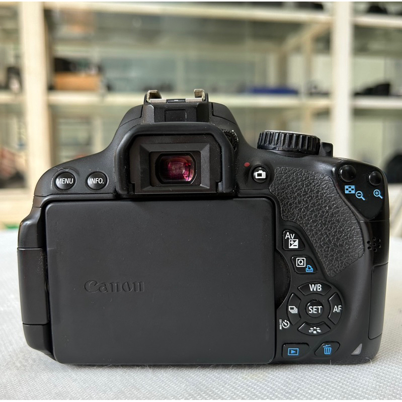 Máy ảnh Canon 650D + Ống kính 18-55mm F/3.5-5.6