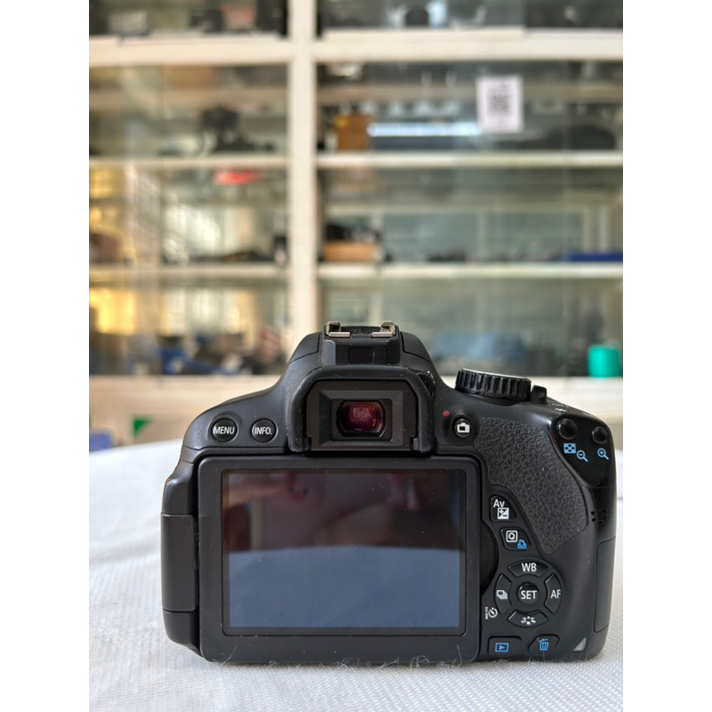 Máy ảnh Canon 650D + Ống kính 18-55mm F/3.5-5.6