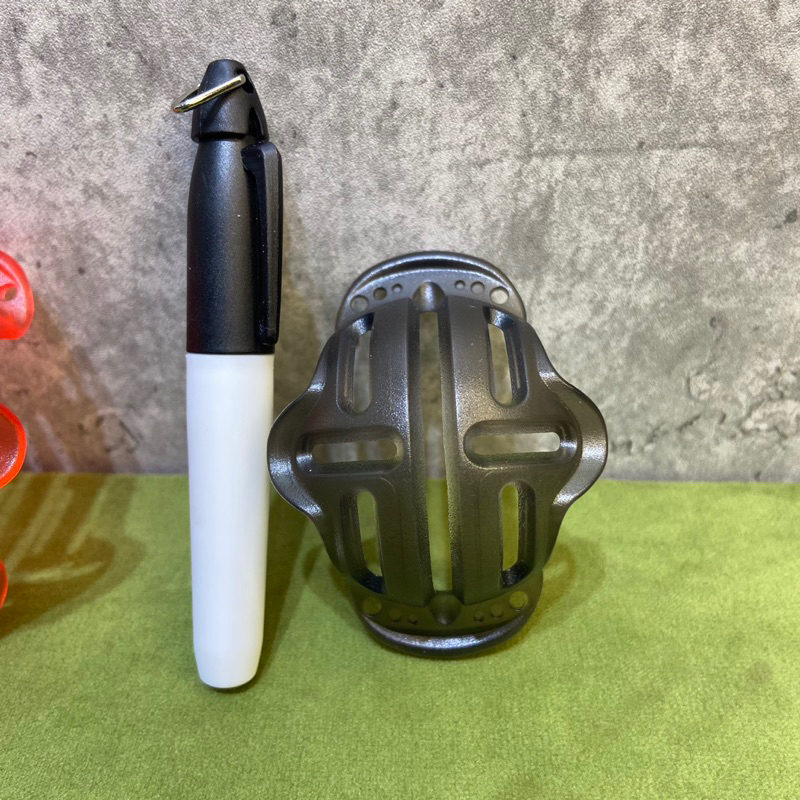 Dụng cụ kẻ like bóng Golf, tặng kèm 1 bút lông dầu.