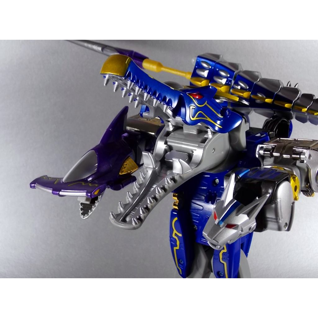 Mô hình siêu nhân gao Hunter Bluemoon (DX) - Chính hãng Bandai (Nhật Bản  - 2001)