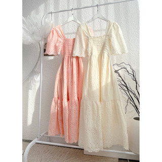 ĐẦM MIDI XÔ REN HOA SMOCKING ĐUÔI CÁ
