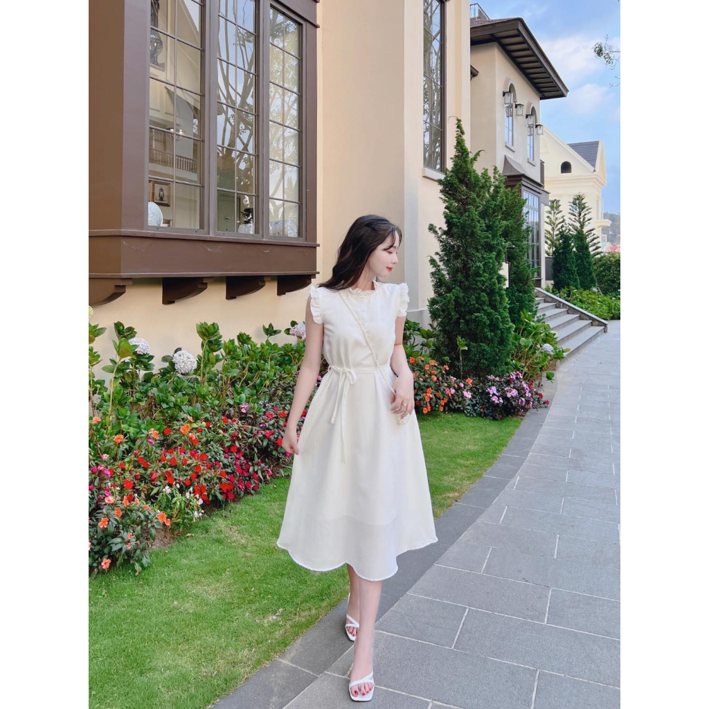 🔥M31 - Váy Trắng Tiểu Thư, Váy Thiết Kế Đai Eo Cổ Tròn Có Túi 2 Bên, Lên Form Dáng Trẻ Trung by BELLY Clothing