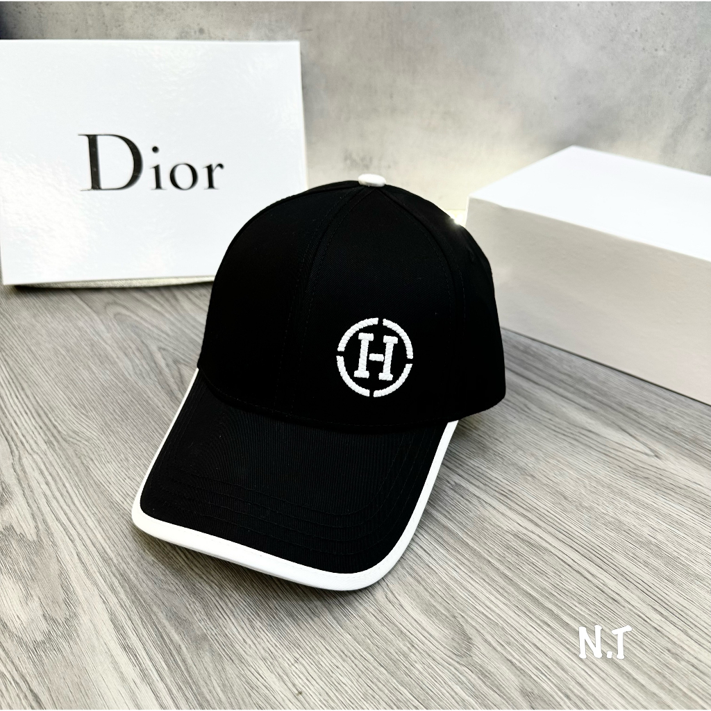 Mũ luỡi trai HM/ Nón kết HM cực chất, logo thêu nổi sắc nét, sẵn 2 màu Đen - Trắng y hình