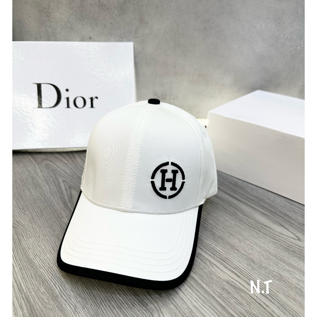 Mũ luỡi trai HM/ Nón kết HM cực chất, logo thêu nổi sắc nét, sẵn 2 màu Đen - Trắng y hình