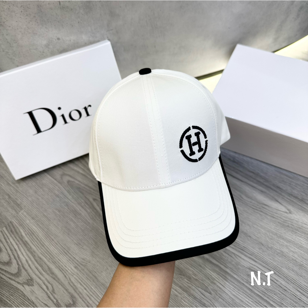 Mũ luỡi trai HM/ Nón kết HM cực chất, logo thêu nổi sắc nét, sẵn 2 màu Đen - Trắng y hình