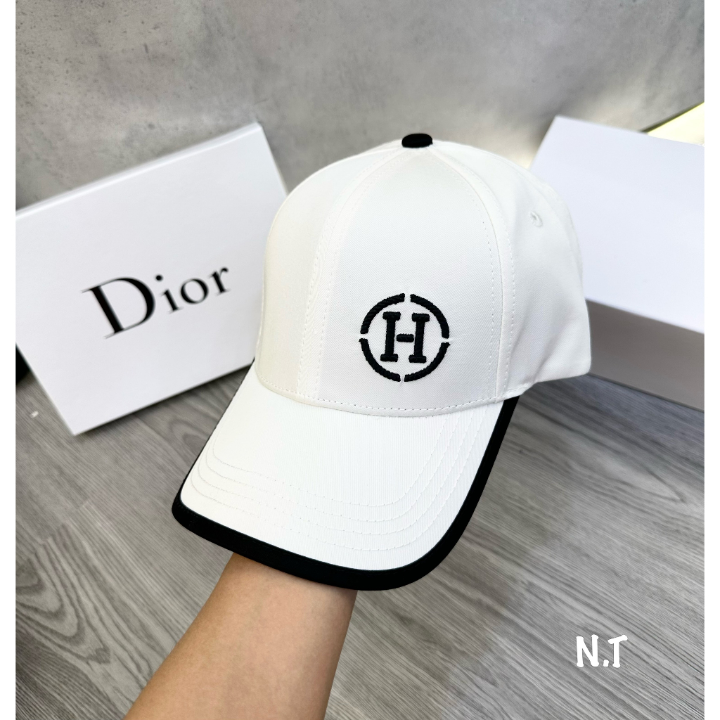 Mũ luỡi trai HM/ Nón kết HM cực chất, logo thêu nổi sắc nét, sẵn 2 màu Đen - Trắng y hình