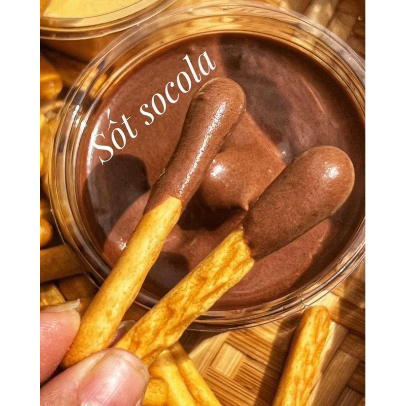 Bánh quy chấm sốt socola
