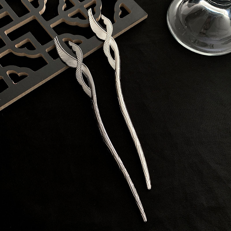 Trâm kim loại lông vũ búi tóc sang trọng đơn giản Tatitava