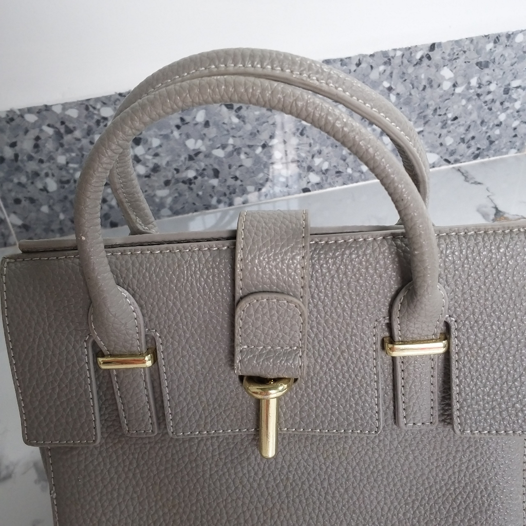 Túi xách nữ dành cho quý cô công sở, siêu xinh siêu sang, lỗi nhẹ bán tặng kèm đơn