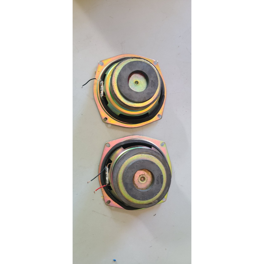 Cặp Loa 1 tất 3  2 ê măng , ngoại hình đẹp 2 cái giá 170k